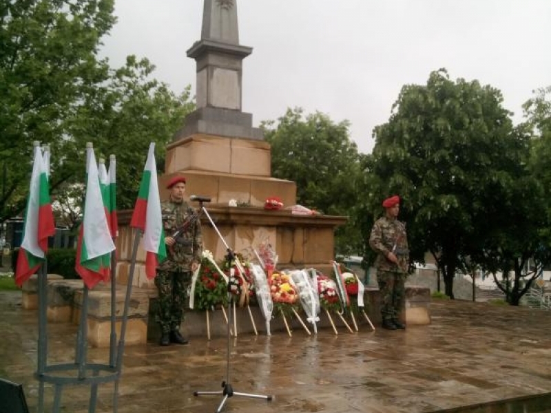 Правителството отпусна пет хиляди лева за паметника на „33-ти Свищовски полк“ в Свищов 
