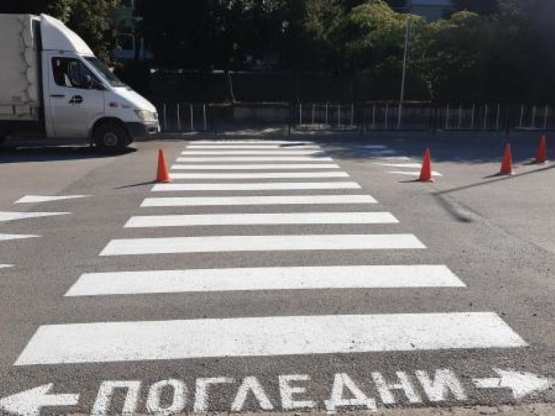 Започна подновяването на хоризонталната пътна маркировка в Свищов