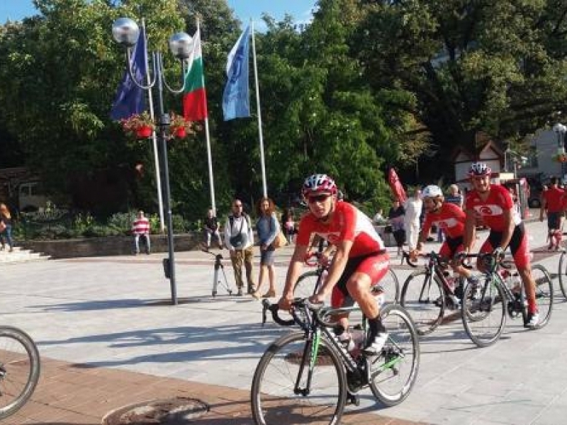 Свищов посрещна участниците от Международната колоездачната обиколка на България