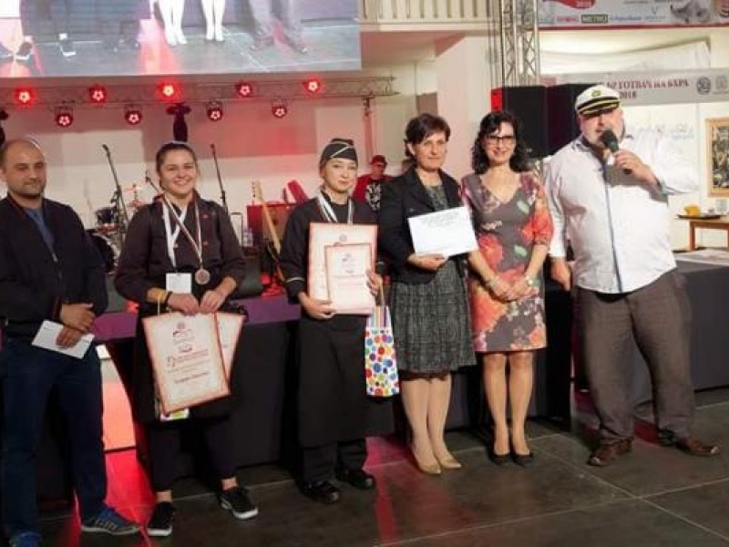 СПГ “Алеко Константинов” със сребърен медал от Националния конкурс „Най-добър млад готвач на БХРА 