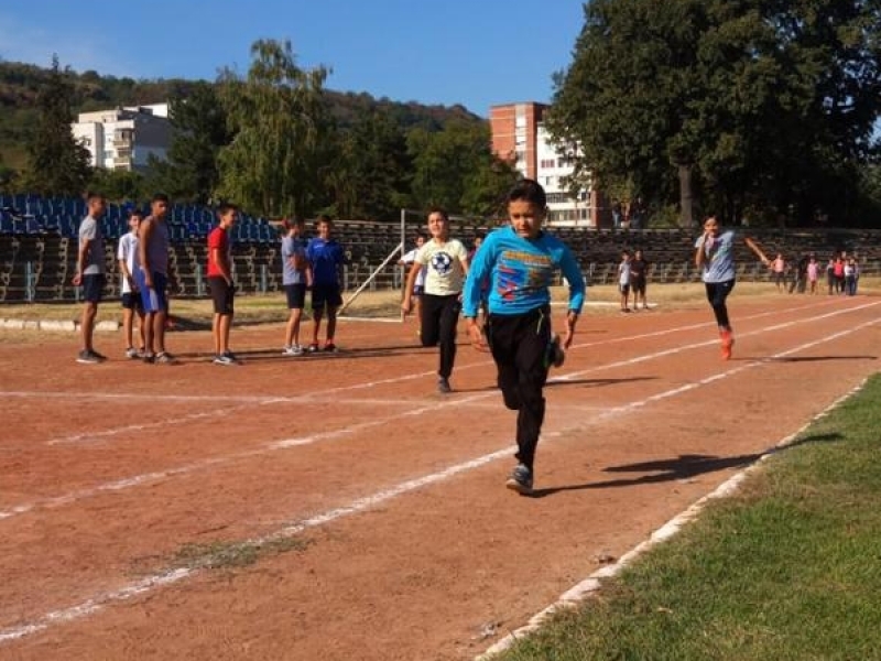 Проведе се традиционното лекоатлетическото състезание в памет на Желю Замфиров