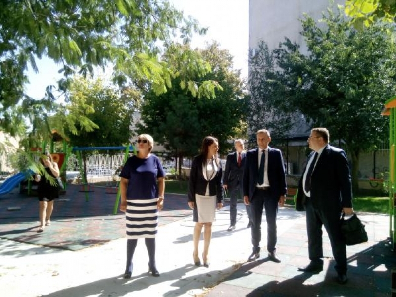 Народни представители направиха оглед на строителните дейности по обекти от инвестиционната програма на община Свищов