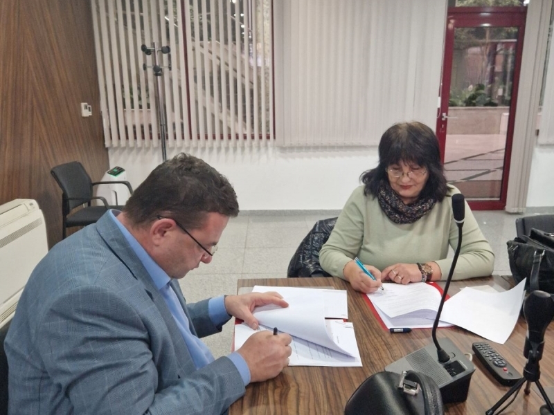 Кметът на Свищов подписа с МРРБ споразумения за 1.7 милиона лева за реализиране на общински проекти 