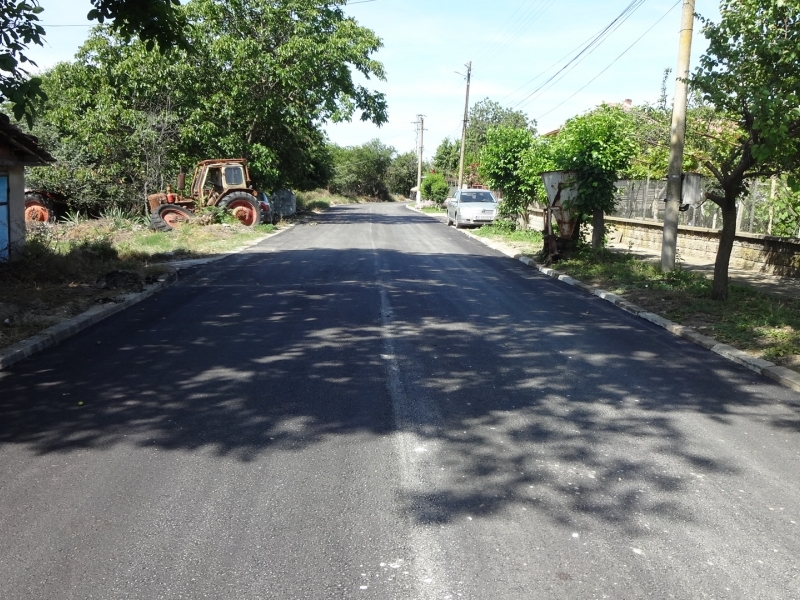 Основен ремонт бе извършен на три изключително компрометирани улици в село Българско Сливово    