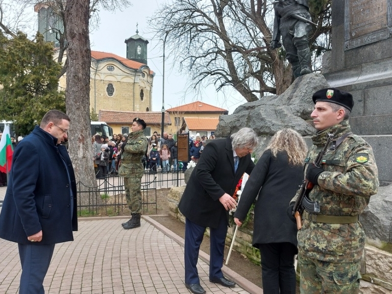 В Свищов беше отбелязан тържествено Националният празник на България – 3 март 