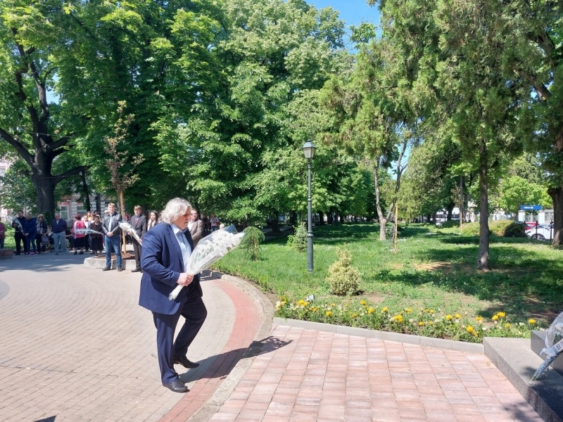 Община Свищов отбеляза 128 години от трагичната смърт на Алеко Константинов 