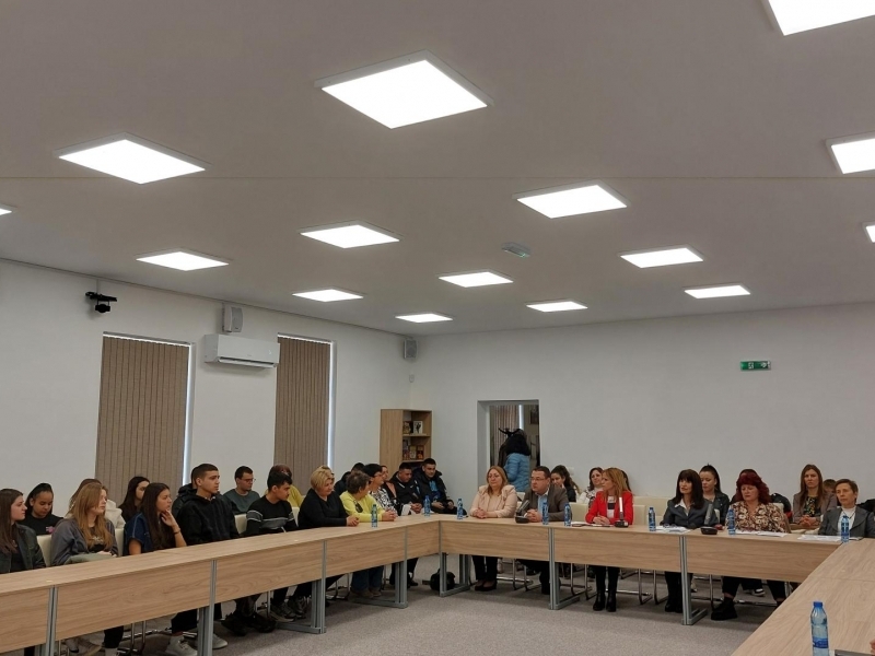 Приемна на тема „Политики за подкрепа на младите хора в община Свищов“ се проведе в Младежки център - Свищов 