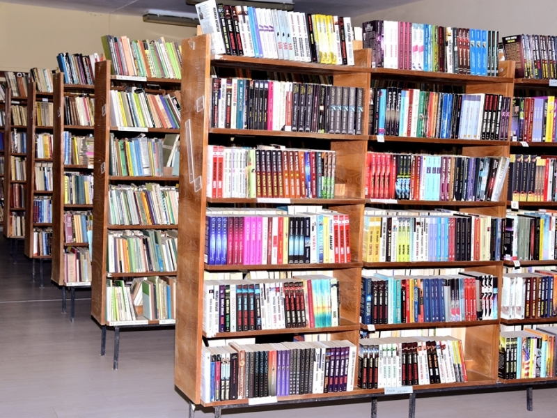 Девет свищовски библиотеки печелят проект за нови книги