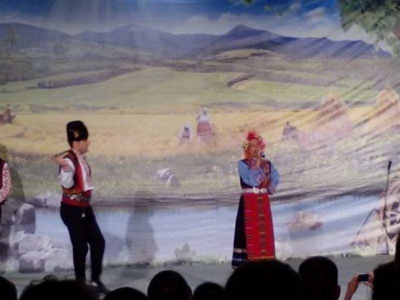 Концерт на Ансамбъл „Тракия” обра овациите на публиката по време на фестивала „Фолклорен извор”