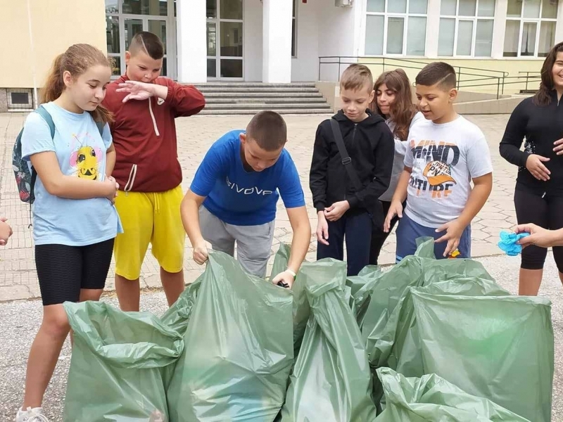 Община Свищов се включи в най-мащабната доброволческа инициатива в България – „Да изчистим България заедно“ 