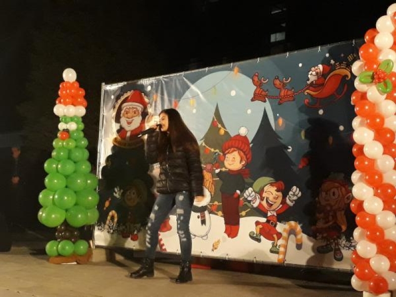 На 5 декември в Свищов грейна коледната украса на града