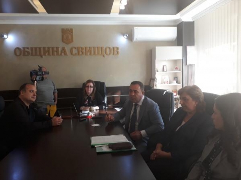 Заместник-минитърът на МОСВ Красимир Живков посети Свищов във връзка с проблема касаещ водоснабдяването на града