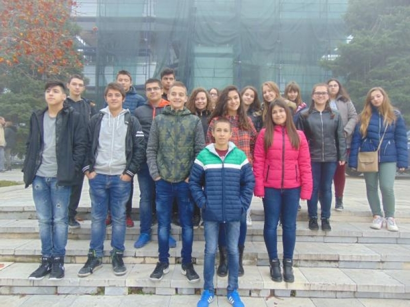 Ученици от СУ „Николай Катранов” дариха средства  за приюта в село Нови хан