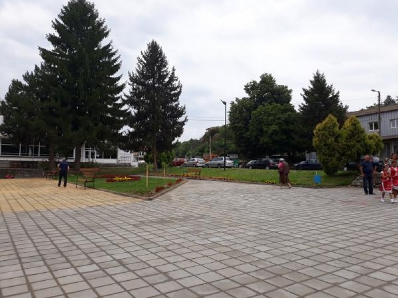 В свищовското село Българско Сливово бе открит обновения централен площад