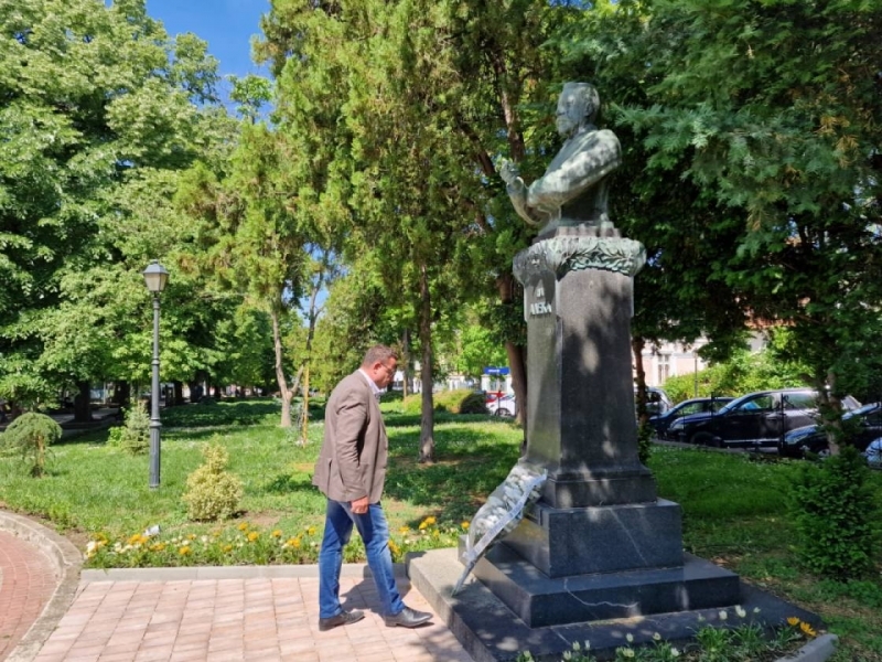 Община Свищов отбеляза 128 години от трагичната смърт на Алеко Константинов 