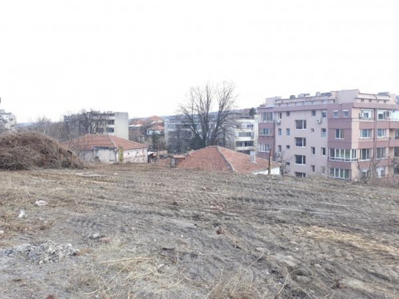 В община Свищов започна почистване на знакови места и територии 