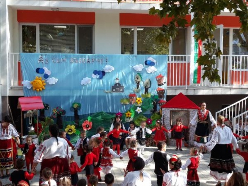 Новата учебна година започна организирано и спокойно за всички училища и детски градини на територията на община Свищов