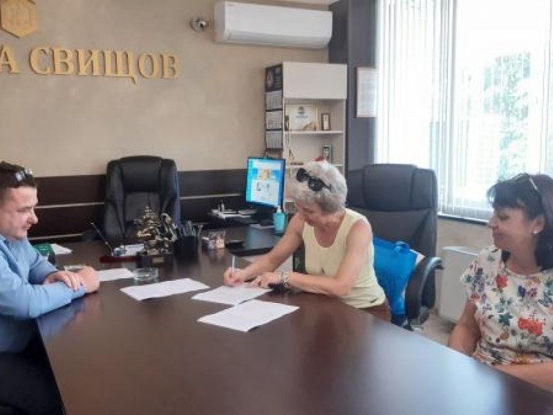 Колективният трудов договор със синдикалната организация на медицинските специалисти от детско и училищно здравеопазване към КНСБ бе сключен в Свищов 