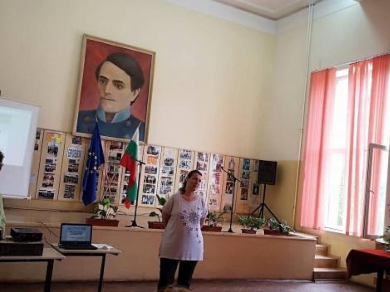 В свищовското СУ „Николай Катранов“ гостува български учен от ЦЕРН