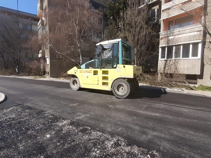 Започнаха благоустройствените дейности на пътната инфраструктура в Свищов 