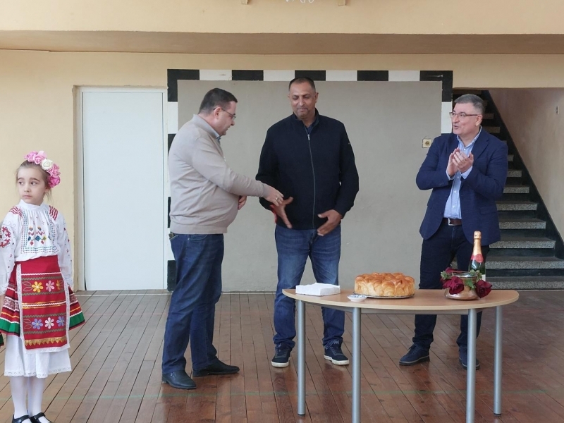 Със средства от МОН започва ремонт на физкултурния салон в СУ „Николай Катранов“ – Свищов за близо 250 хил. евро 