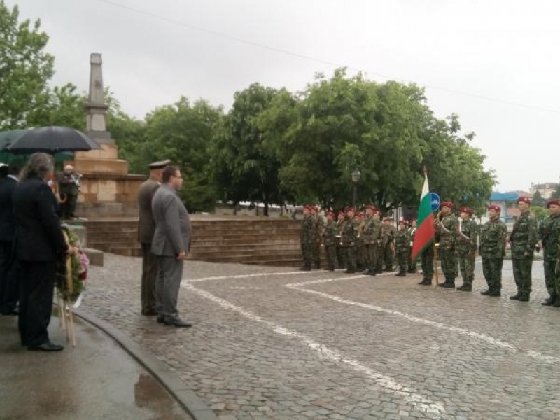 На 6 май в Свищов отбелязахме Деня на българската армия с общоградско шествие 