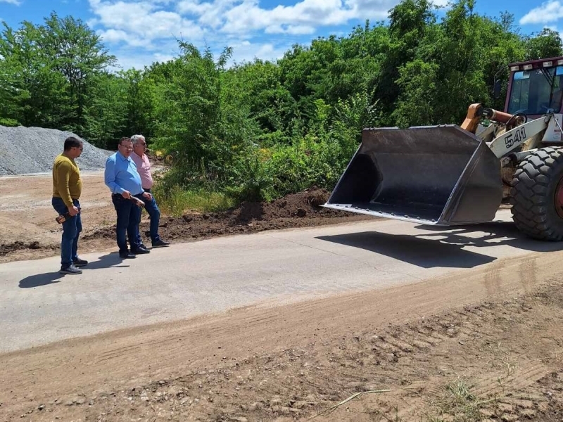 Започна основен ремонт на общинския път за Хаджидимитрово на стойност 2,5 млн. лева 