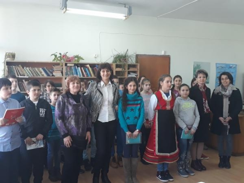 Ученици от СУ „Николай Катранов“ бяха скъпи гости на Градска библиотека – Свищов