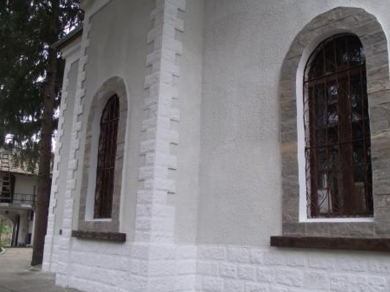 Обновени и освежени, църковните храмове в общината посрещат все повече богомолци