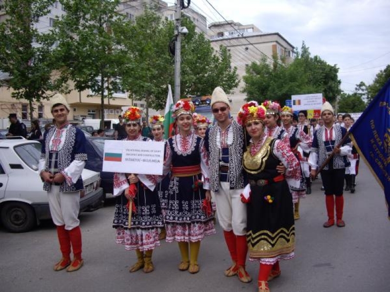 Ученици от ПГЛПС - Свищов заеха трето място на международния фестивал "Чарът на танца" в Румъния