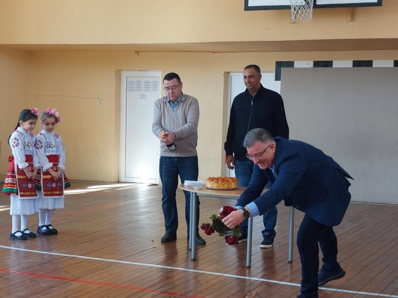 Със средства от МОН започва ремонт на физкултурния салон в СУ „Николай Катранов“ – Свищов за близо 250 хил. евро 