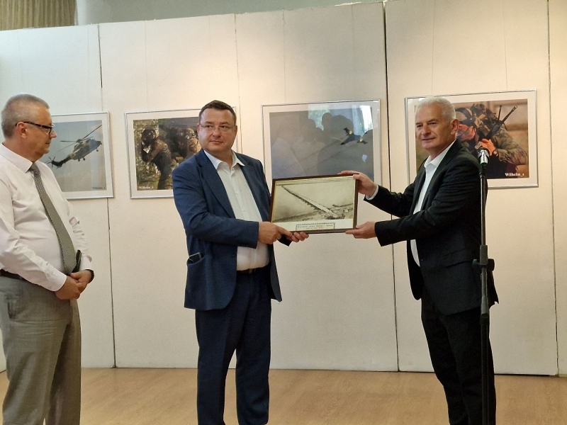 Изложбата „Фотодесант“ на Вилхем Йоцов беше представена в ХГ „Николай Павлович“ в Свищов 