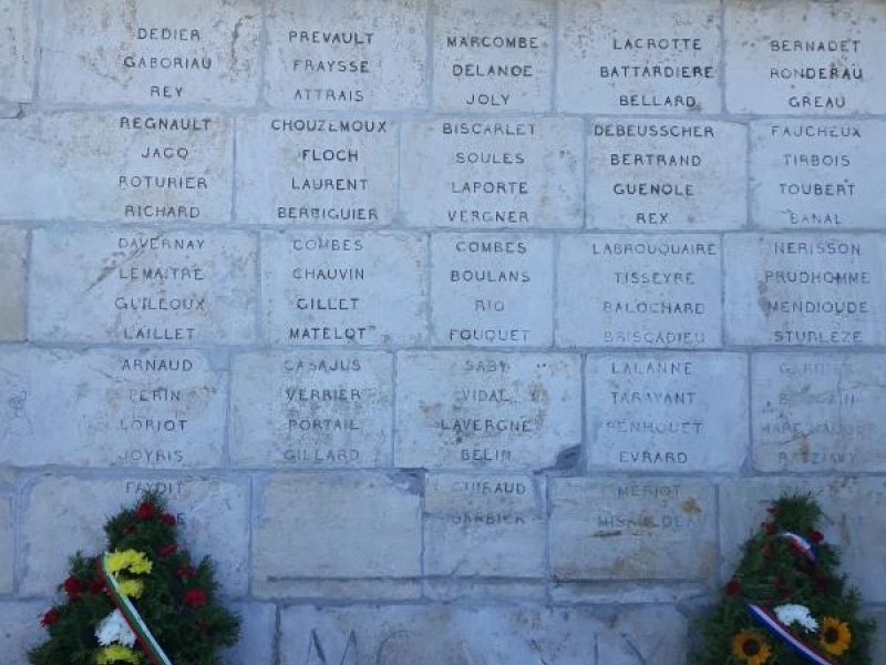 Френска делегация и представители на община Свищов се поклониха пред Паметника на 16-та колониална френска дивизия в града