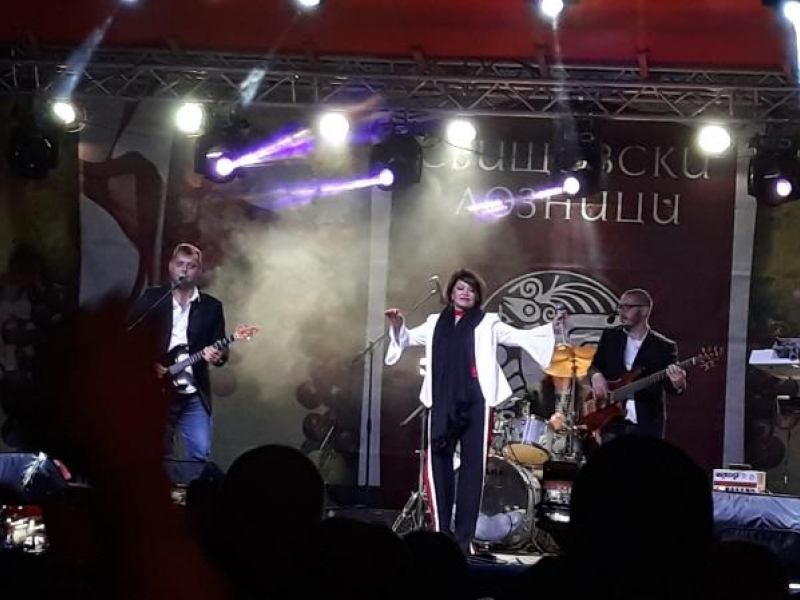 Неда Украден направи чудесен концерт на „Свищовски лозници“ в Свищов