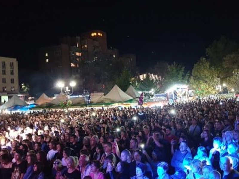 Хиляди жители и гости на Свищов посетиха концерта на Амар  Гиле