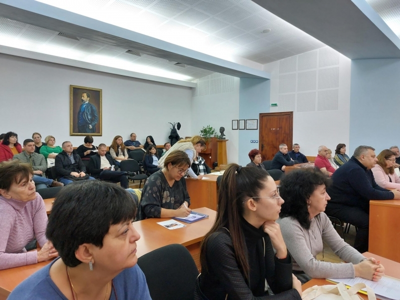 В Свищов представиха резултатите от проект „Ефективно сътрудничество между местната власт и бизнеса при разработване на програмно ориентирани бюджети" 