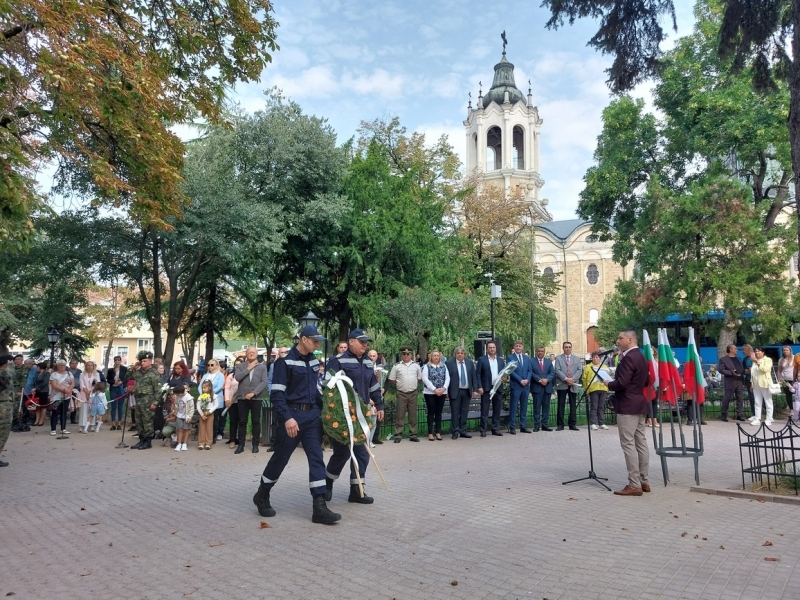 Свищов отбеляза Деня на независимостта на България с тържествено честване 