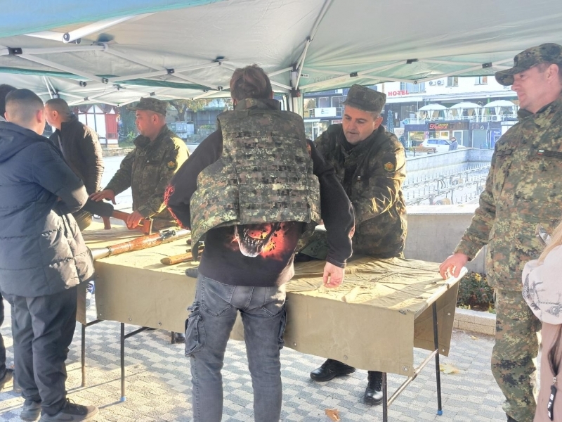  В Свищов се проведе кампания за популяризиране на военната професия и привличане на млади хора в нея 