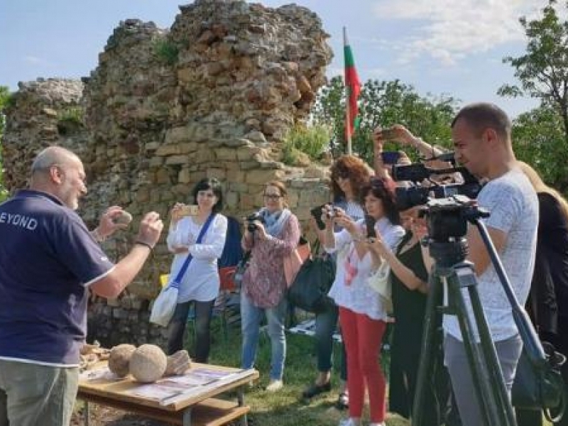 Проф. Николай Овчаров даде пресконференция във връзка с уникалните находки открити при разкопките на крепостта Калето в Свищов