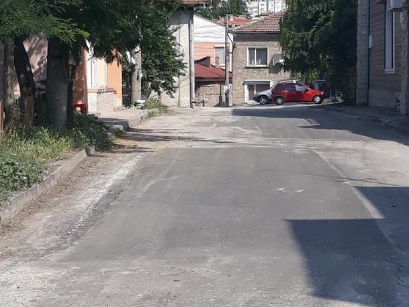 Изкърпени са улиците „Неофит Бозвели“ и „ Кирил и Методий“ в Свищов