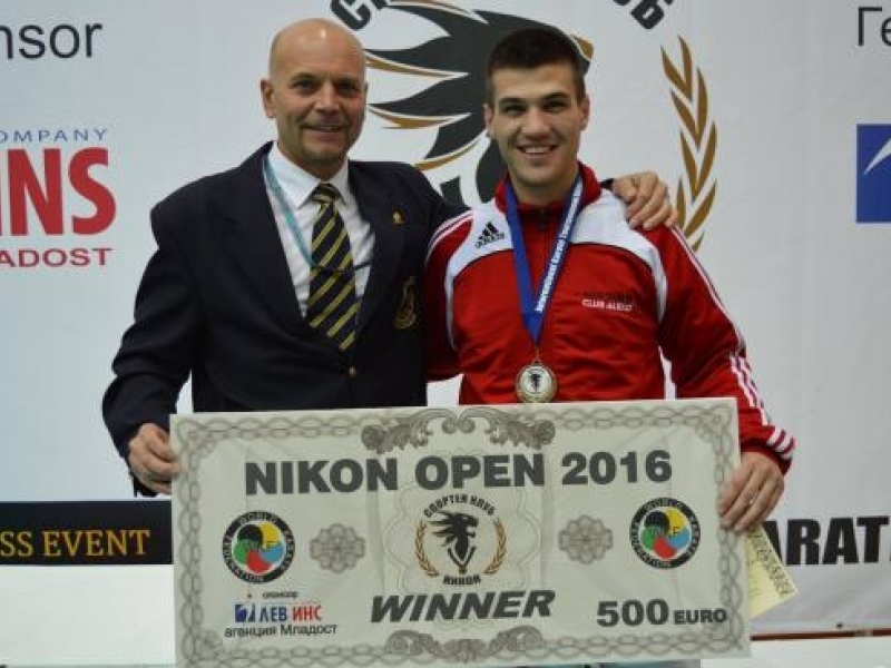 Стефан Петков от ГКК „Алеко” спечели голямата награда в международния карате турнир „NIKON OPEN”