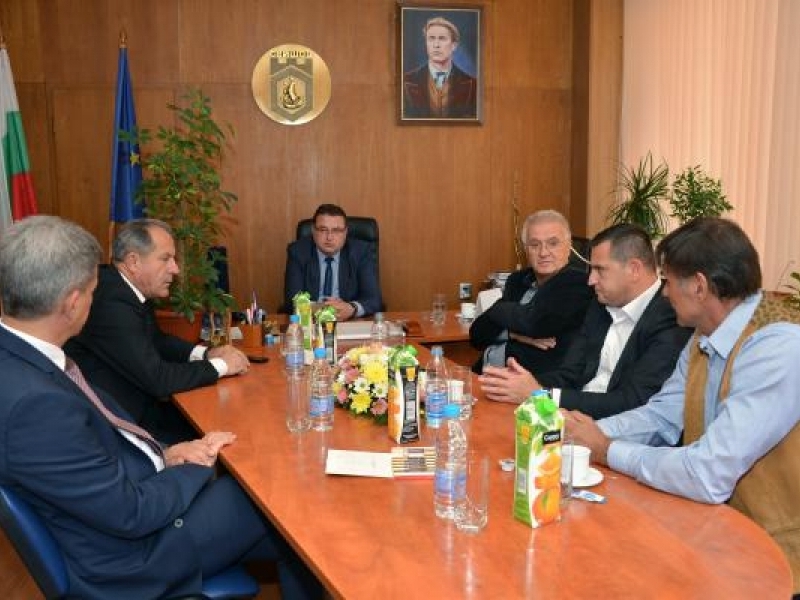 Първите чуждестранни делегации бяха официално посрещнати в Община Свищов