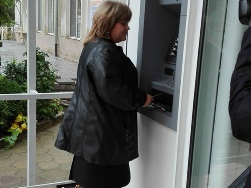 Жителите и гостите на Овча могила вече могат да ползват услугите на банкомат