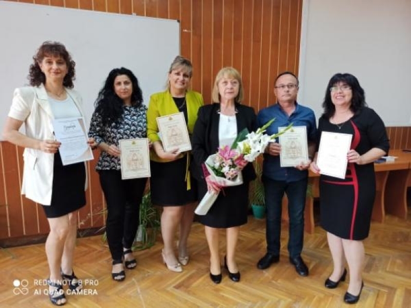 Аплодисменти за учителите на СУ „Николай Катранов“!