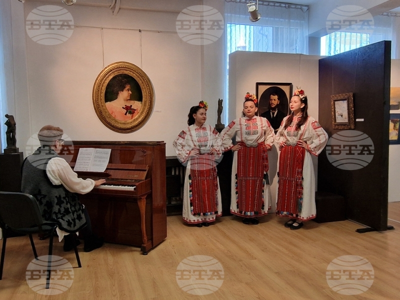 Изложба на Васко Василев по повод 80-ата годишнина от рождението му бе показана в Свищов 