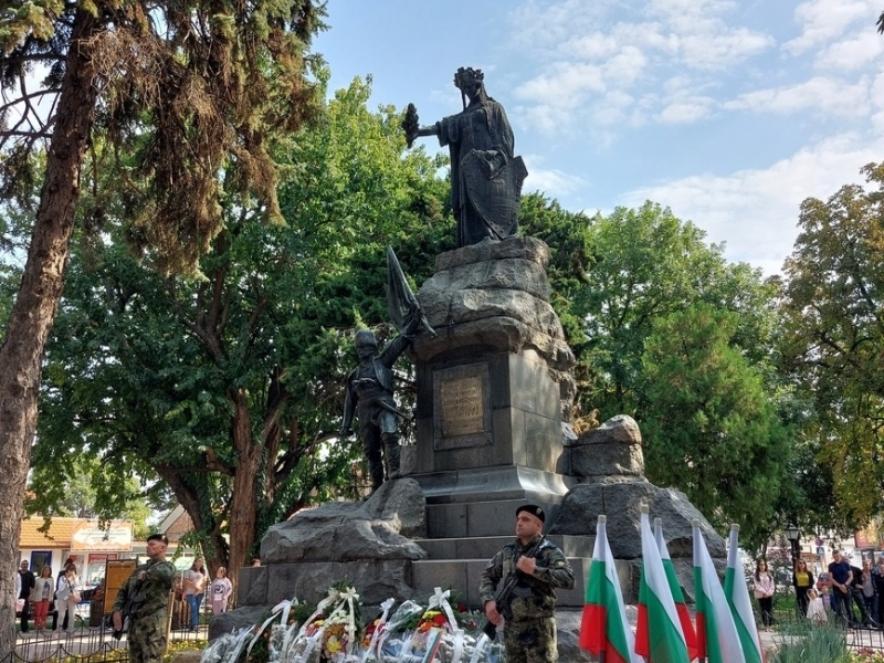 Свищов отбеляза Деня на независимостта на България с тържествено честване 