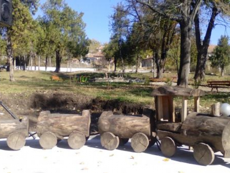 В Хадждимитрово възстановиха парк по програма от националната кампания за „Чиста околна среда 2016“