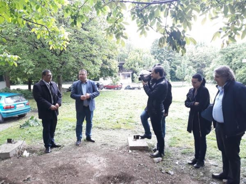 С подкрепа от националната кампания на МОСВ „За чиста околна среда – 2019“ жителите на Свищов ще се радват на обновена паркова зона