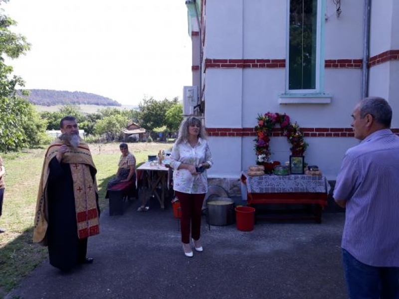 В свищовското село Драгомирово честваха големия православен празник Свети Дух