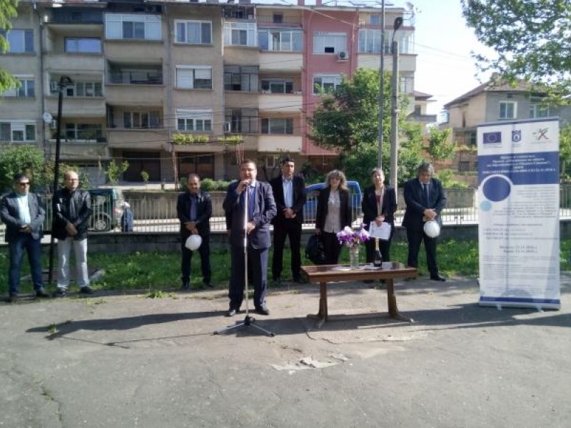 В община Свищов се проведоха официалните церемонии „първа копка“ по проекти за  близо 10 млн. лв.